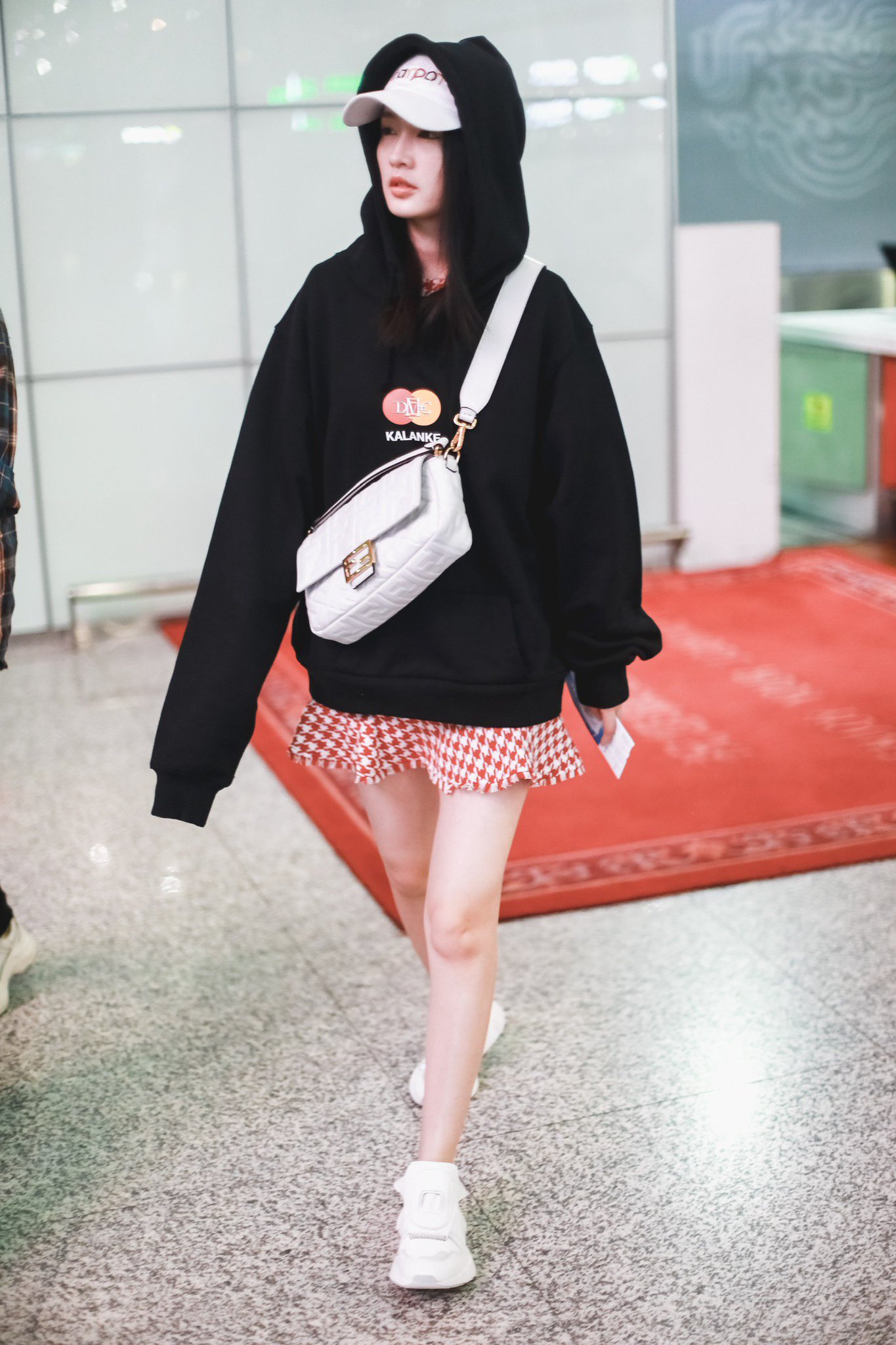 正規品安い FENDI の通販 by Kumi's shop|フェンディならラクマ