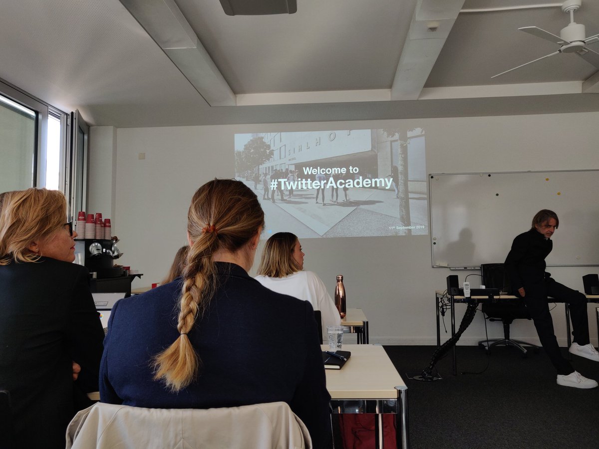 emotional_ch's tweet photo. Hallo #twitteracademy 📒
Ich habe kein passendes Video 🎥 aber ein schönes Foto 📸.
Folge mir doch (kein Ausrufezeichen). https://t.co/zKO1Ov3mAr