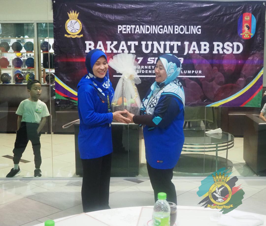 RSDrasmi's tweet photo. 97 RSPE telah ditugaskan sebagai penganjur bagi Pertandingan Boling (BAKAT) psk di bawah perintah Jab RSD. Pertandingan yang disertai oleh 40 ahli BAKAT ini telah diadakan di UTM Residensi, KL dengan perasmian pembukaan disempurnakan Puan Izan bt. Norahim, Isteri Pemangku KPS. https://t.co/akbyUUWwv7