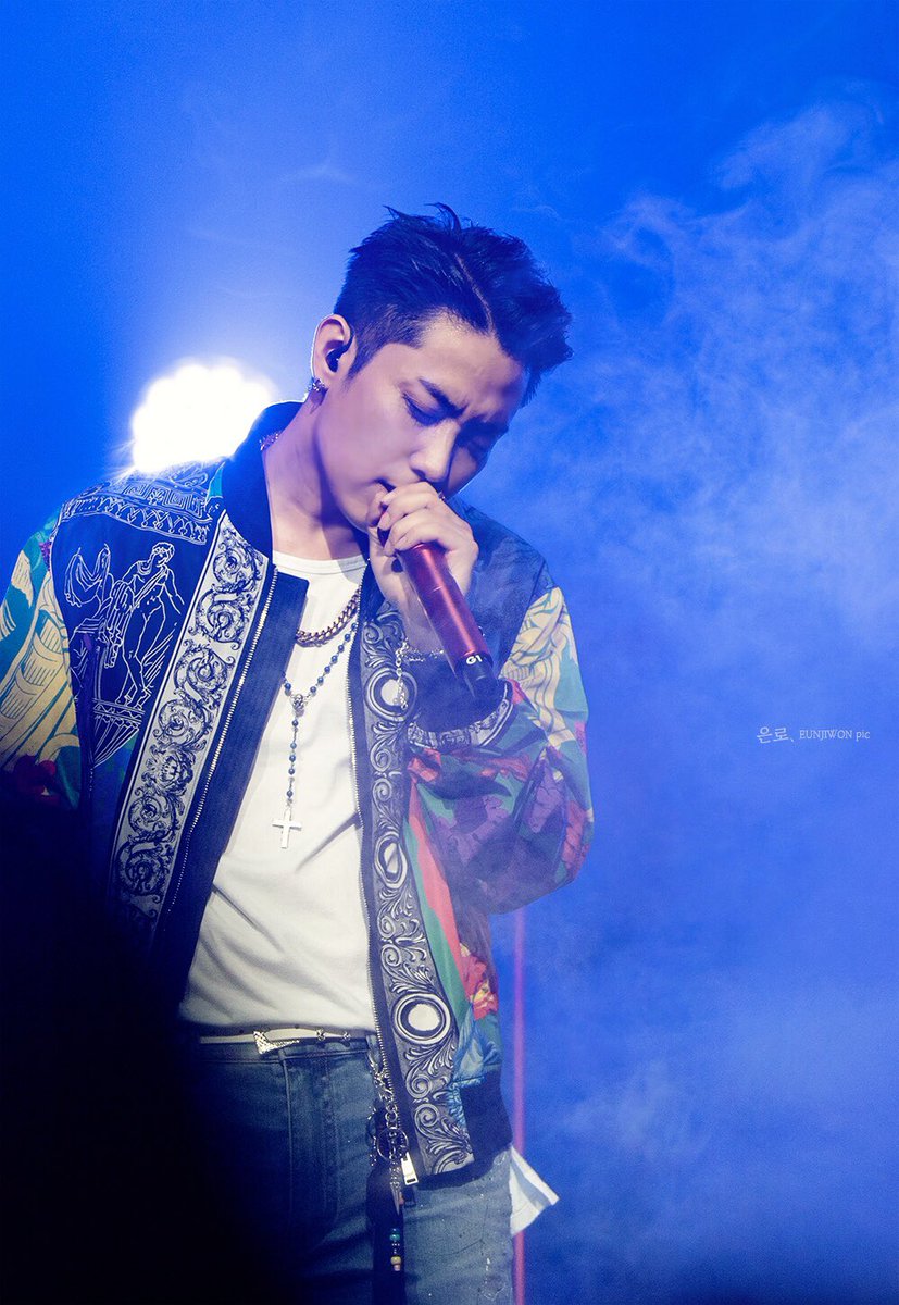 _eunro_'s tweet photo. 190727 은지원 솔로 콘서트 ON FIRE

무대 위 오빠 본게 언제인지

#은지원 #G1 #eunjiwon #殷志源 #ウンジウォン #ON_FIRE https://t.co/RNnrMAHoke