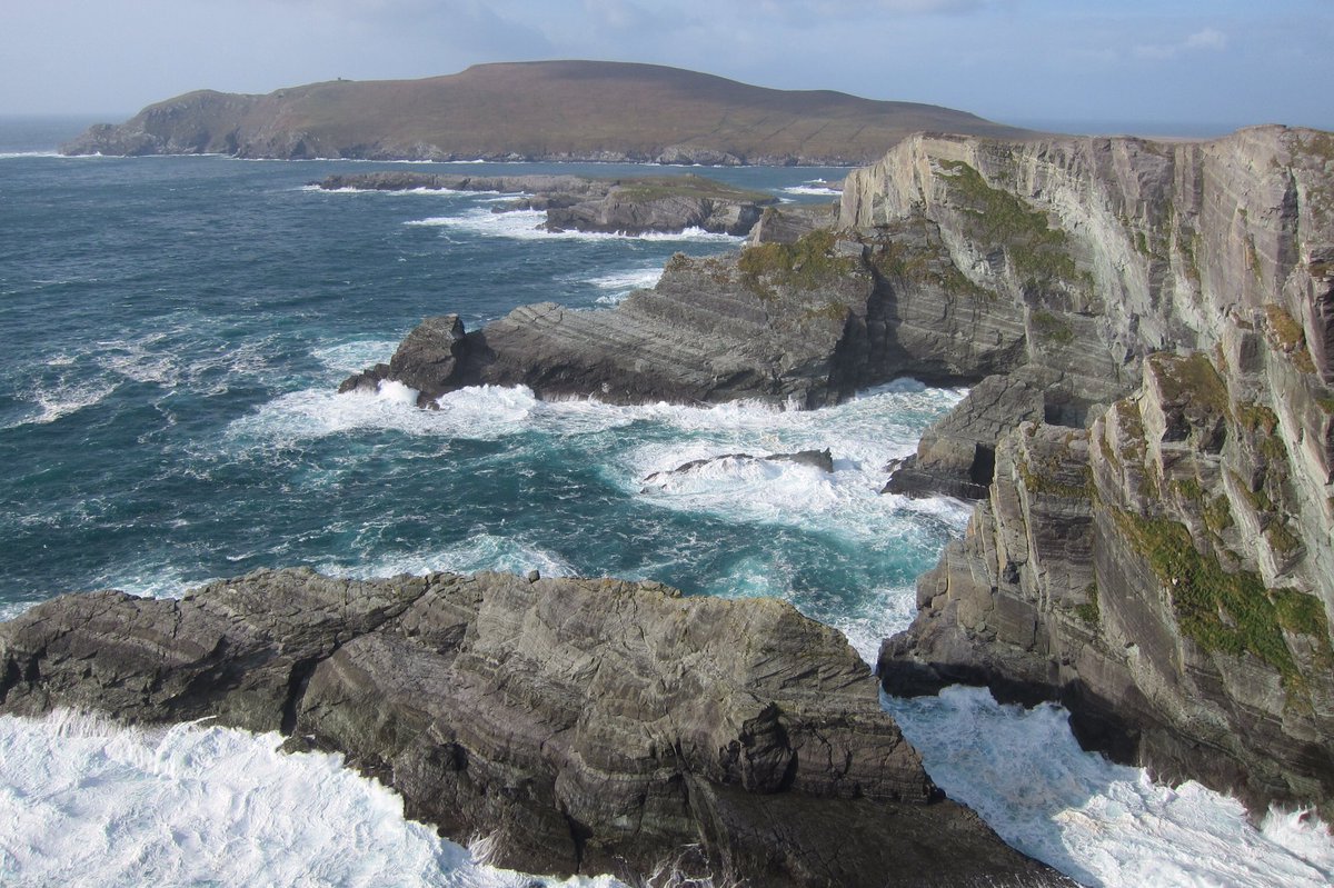 Great #Top4Theme this week of  #Top4Wilderness

1. View off Maniitsoq, 🇬🇱 
2. Dolphins, Red Sea, 🇪🇬 Is the ocean still a wilderness? smithsonianmag.com/science-nature… 
3. Sparkling snow between Reykjavik and Landmannalaugar- somewhere along the GPS line! 🇮🇸 
4. The cliffs of Kerry, 🇮🇪