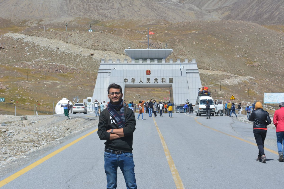 ZarghamAfzall's tweet photo. Ab meny China 🇨🇳 bhi Dekh lia he. 😉
#khunjrabpas
#china_border https://t.co/dQdTMEtbNn