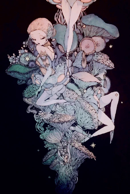#4styles 
What a heavenly hashtag!
After all, I love illustrations with flowers motifs? 