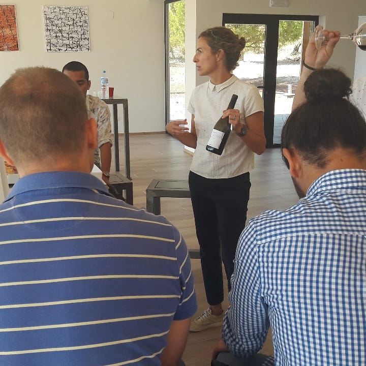 aranleonbodega's tweet photo. Gracias a nuestros amigos de la Marina y la Safor por venir a conocer nuestro #proyecto , nos seguiremos viendo 😊 https://t.co/qgQJ8zSbzM