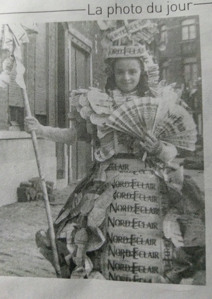 mauricedecroix's tweet photo. En 1962 on pouvait faire des robes de princesse avec du papier journal. Aujourd'hui il faudrait sans doute une application Photo via #NordEclair https://t.co/b7l8BBWyyr