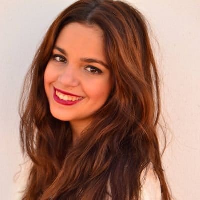 DComanches's tweet photo. ¡Buenos días! Seguimos presentando a nuestro equipo. Esta temporada hemos fichado a @andreajour: estudiante de Periodismo, redactora de @noticiasmira y trotamundos #DComanches #culturaSev #SevillaHoy https://t.co/W048W8ZBBN