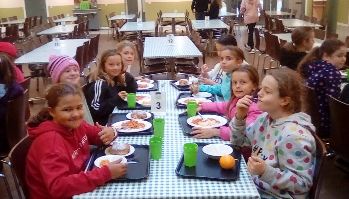 rhwsprimary's tweet photo. Early breakfast today to prepare for a busy morning on the lake. #Condover2019 https://t.co/tnee4RvqZk