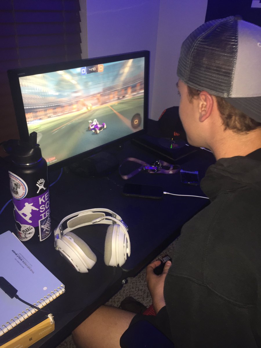 FistersGaming's tweet photo. We are very pleased to announce that Fisters Gaming will be fielding a Rocket League team this season!!! Please welcome @Juiicyjm @mauibru @dabstrr ‼️ Very excited for this team’s bright future! 🔥🤟 https://t.co/UDv7lty0GH