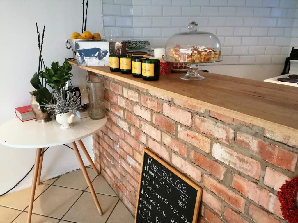 RiverParkCafe's tweet photo. Come have a meal @RiverParkCafe ☺️😊 https://t.co/uYWFC6L2mi