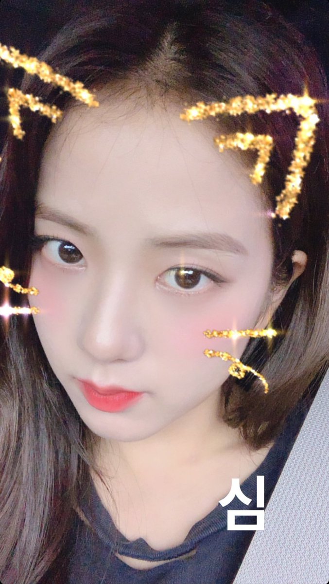 NiNiTrans's tweet photo. [#BPTrans]
Bored..

190911
sooyaaa__ story

#JisooBLACKPINK #JISOO #KPOP #BLACKPINK #BLINKS
#블랙핑크 #지수 https://t.co/RhDJOoCwVa