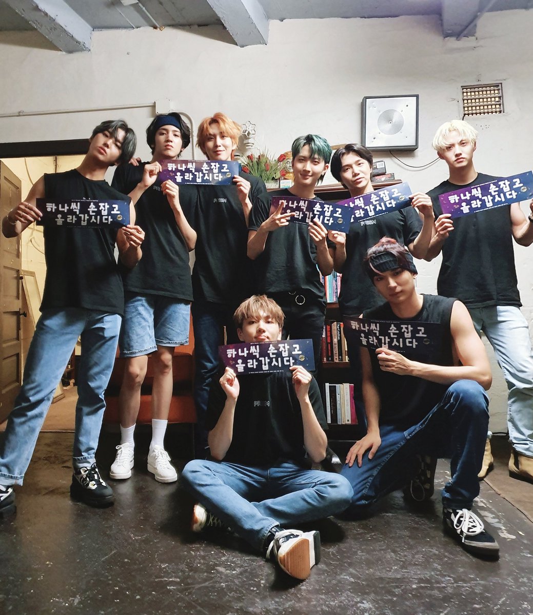 CUBE_PTG's tweet photo. [📸] 20190910 @ 2019 PENTAGON WORLD TOUR 'PRISM' IN SEATTLE

#PENTAGON_PRISM_IN_SEATTLE🌌 
손잡고 하나씩 차근차근🤝
함께 올라가요 유니버스❤️
 
#펜타곤 #PENTAGON   
#2019_PENTAGON_WORLDTOUR  #PRISM https://t.co/FDwb6PCMrJ