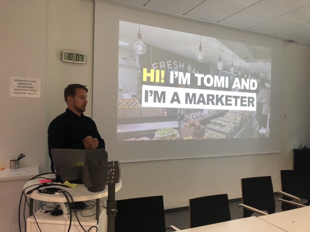 Aamukahvia #lohkoketju -teemassa <a href="/tomisiren/">Tomi Sirén</a> @ArlaSuomi <a href="/BusinessJoensuu/">Business Joensuu</a>