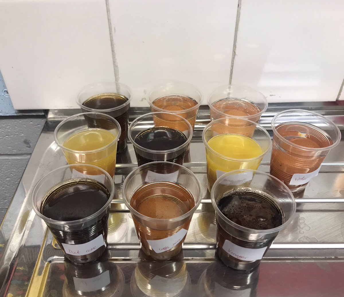 STAClassPinch's tweet photo. We’ve set up an investigation into which liquid will rot our teeth the most? Coke, Diet Coke, Coke Zero, vinegar, Appletiser, apple juice, orange juice, sprite or Fanta. What are your predictions? https://t.co/uCTI3GFn7R