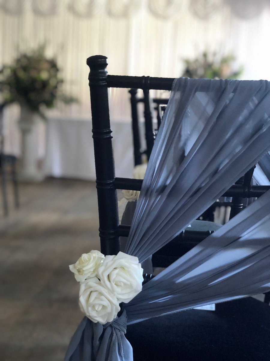 RosetoneEF's tweet photo. Not your traditional wedding chairs, but we are LOVING it!😁 Our Black Chiavari Chairs have been very popular this year so far, and with Christmas round the corner, they are the perfect option for black tie events and Christmas celebrations. 🎅 🤶 https://t.co/MjBWC2OjDJ