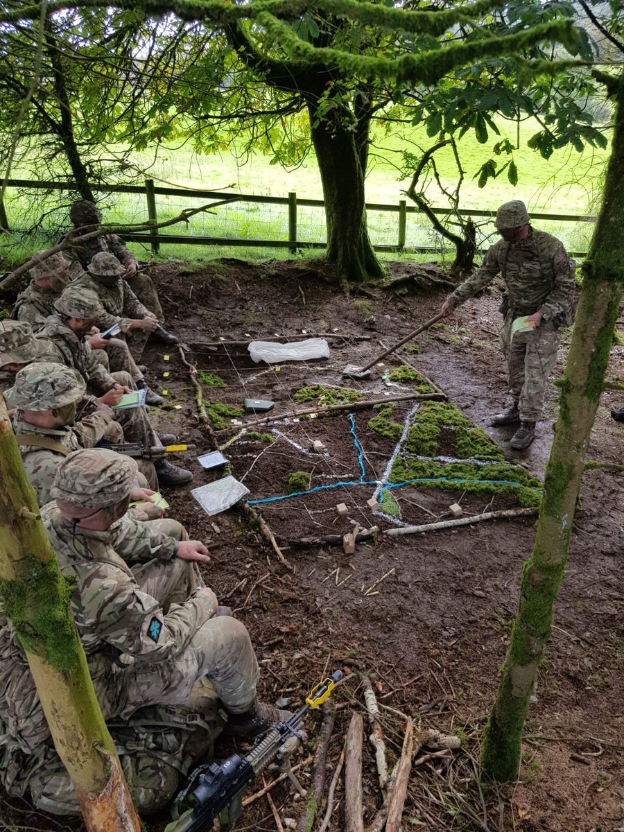 RIrishRegiment's tweet photo. Busy 48 hours for our Cambrian Patrol🏴 team. A bespoke focussed period of trg based on what awaits next month.
Our #DefEng partners @UKinBelarus & @UKinMoldova working alongside us 🇲🇩🇬🇧🇧🇾☘️
#meetingeverychallenge
#RIRISHRESERVES☘️ https://t.co/8tppKNNa2n
