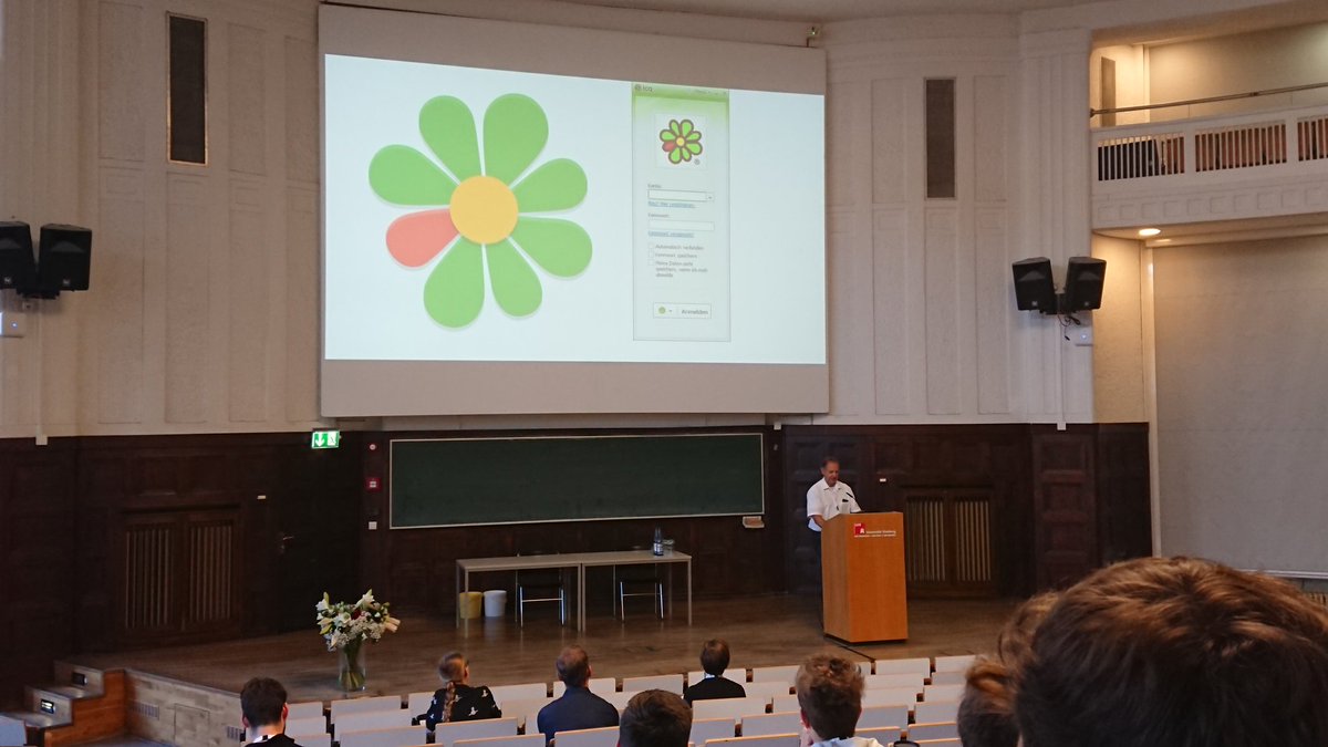 Haven't seen this icon for a very long time. <a href="/albrechtschmidt/">Albrecht Schmidt</a> just threw me back to being a 14yrs old. #MUC2019 #throwbackwednesday