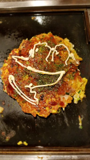 お好み焼きに描き描き
あんまりうまくできんかった… 