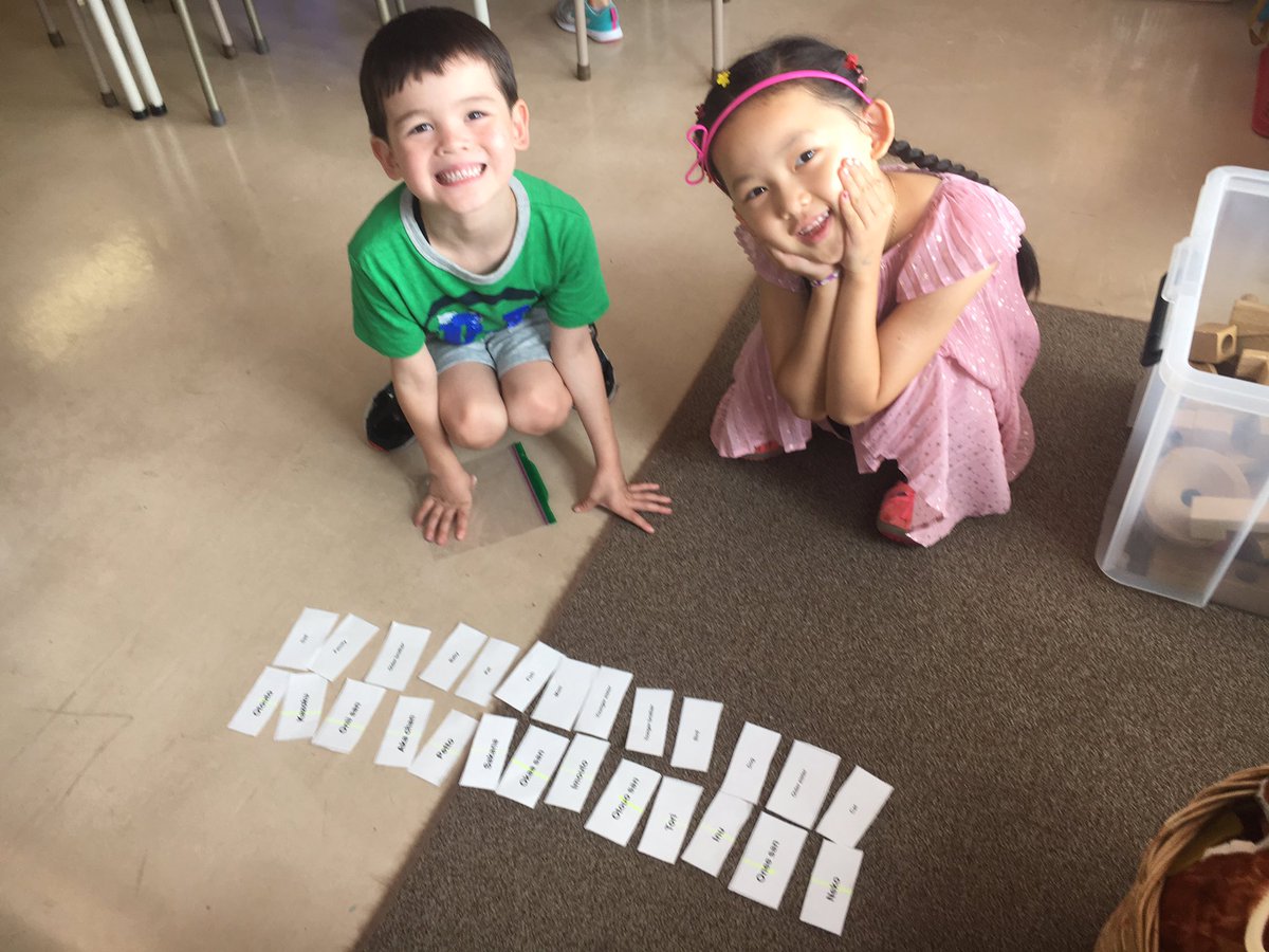Hirasensei's tweet image. Vocabulary learning with G1 JAL students. They were so proud of their work! #yislearning #pypjapanese