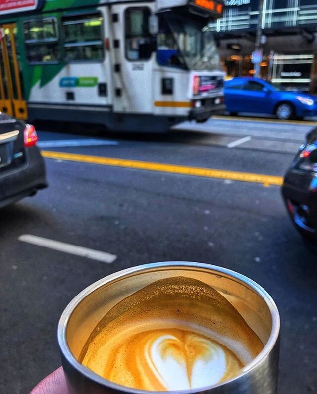 returnrco's tweet photo. @anthplummer on the go in Melbourne with zero waste coffee from @marketlane in a @returnr coffee cup.
——
Peak Melbourne indeed!
——
#returnr #rtnr #freetoborrow #zerowaste #melbourne #depositreturn 📷 @anthplummer https://t.co/mboDzW2woO https://t.co/f6HRxWMt40