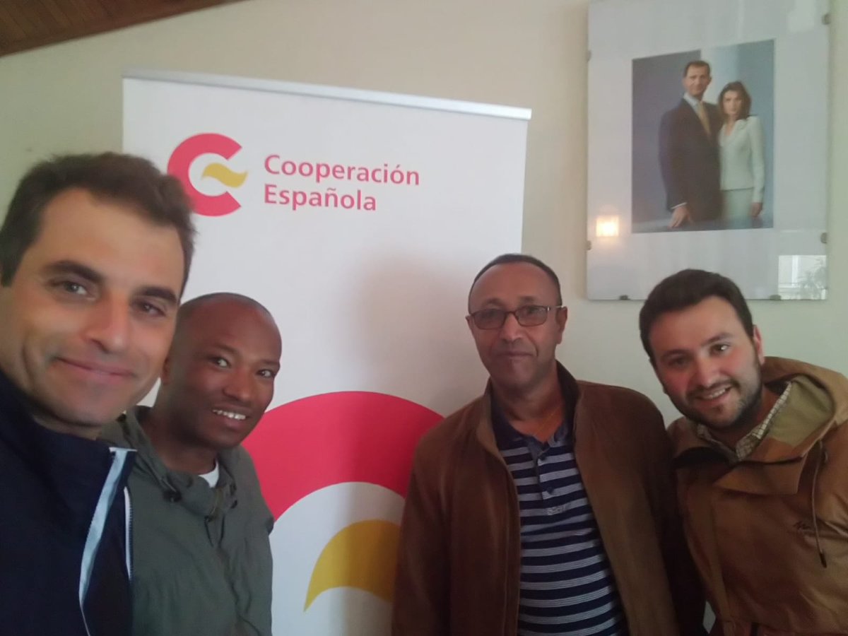 Pablo Martín-Pinto (<a href="/YoungForesters/">iuFOR UVa-INIA</a>, <a href="/UVa_es/">Gabinete de Comunicación Universidad de Valladolid</a>) e Iván Franco (<a href="/IDForest/">IDForest</a>) visitan junto a Tatek Dejene y Wubalem Tadesse de <a href="/EefriEthiopia/">eefri-ethiopia</a> la sede de la <a href="/AECID_es/">AECID</a> en #AddisAbeba, para hablar de los avances del proyecto. #Cooperación  #Micología #Hongos #DesarrolloSostenible