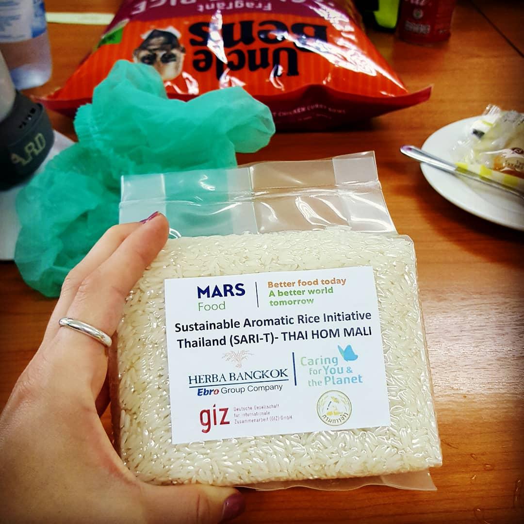 Top départ pour le #MarsAmbassadorProgram édition 2019 ! Giulia, Associée #MarsGlobalServices s'est envolée pour la #Thaïlande !
Au programme : visite des plantations de #riz de nos partenaires, pour en savoir plus sur les projets de riz durable !