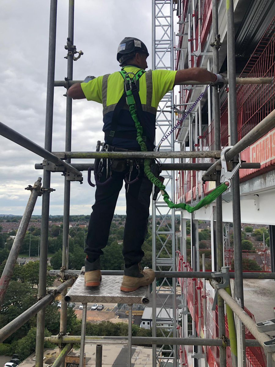 dangle20162160's tweet photo. working safe 100% of the time 
#TETHEREDTOOLS
#SCAFFSTEP
#CLIPPEDON
@Mw5205Warren 
@Scaff_Serv_Ltd 
@MattGRNW 
@WinvicLtd https://t.co/MdGgqeAXa0