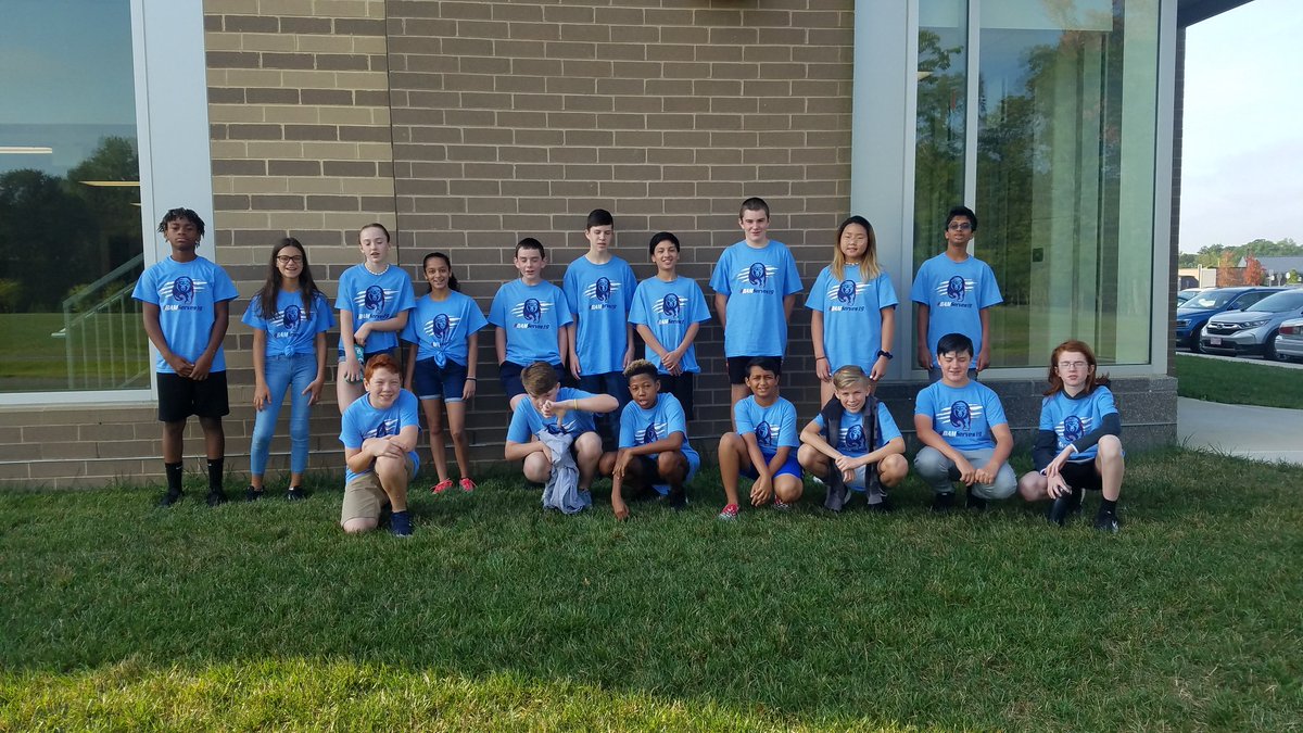 CherryReads's tweet photo. Hey @MadisonsTrust16 ! We're on the way for @BAM_MS_Official day of service. This is one excited group of 7th graders! #BAMserves https://t.co/N9PAdeTmXi