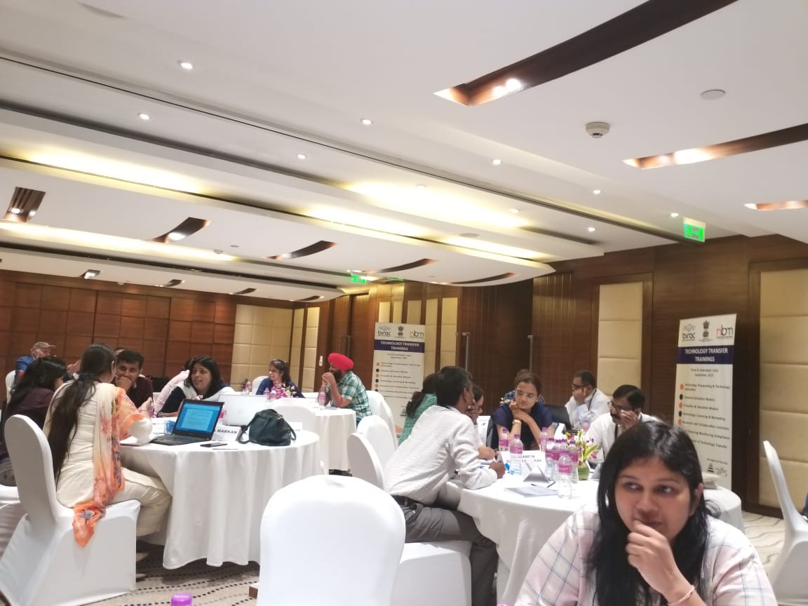 BIRAC_2012's tweet image. Sessions and hands on exercises on Day 4 of #TechnologyTransfer and #CommercializationTraining launched by @BIRAC_2012 under its National Biopharma Mission at Pune, September 08-12, 2019 #NBM for #techtransfer @RenuSwarup @DBTIndia @worldbankindia