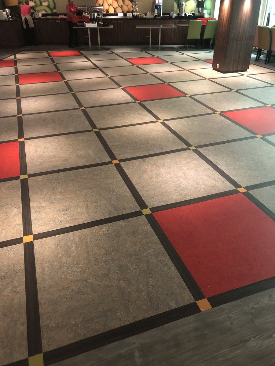 floortender's tweet photo. Vandaag weer een bijzondere creatie opgeleverd in opdracht van #todaydesign bij @HofvanGelre @forboflooring @UzinUtzNL #alexroggeveen https://t.co/036rS26AAr