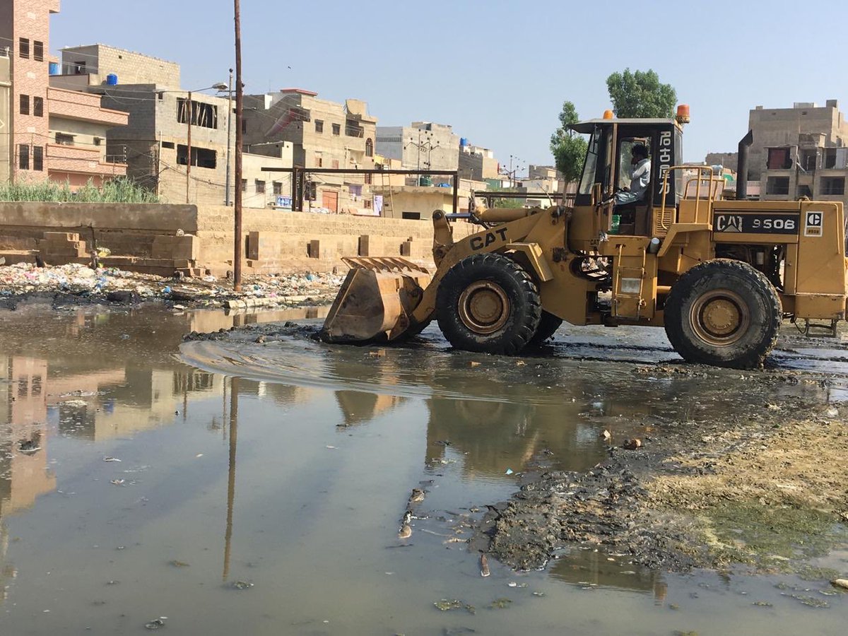 Though it’s the responsibility of Sind govt to provide clean environment to Karachiites but once again thanks to ⁦<a href="/AliHZaidiPTI/">Ali Haider Zaidi</a>⁩ who went beyond his responsibilities and proved himself as true SON OF KARACHI. #LetsCleanKHI ⁦<a href="/ImranKhanPTI/">Imran Khan</a>⁩ ⁦<a href="/PTIofficial/">PTI</a>⁩