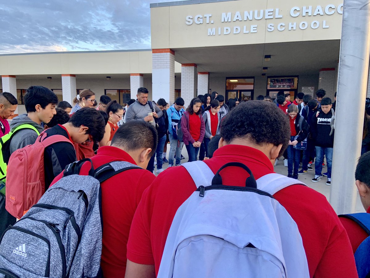 CMS_MISD's tweet photo. 18 years has come quickly! Sgt. Manuel Chacon Middle School met at the pole this morning to Remember ... Honor the lives lost during such a tragic moment in history.  #Chaconstrong #WeRemember #2001 #18years @MercedesSchools https://t.co/KqsZAb7KHK