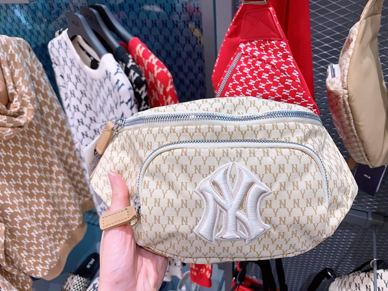 Mlb sales gucci bag