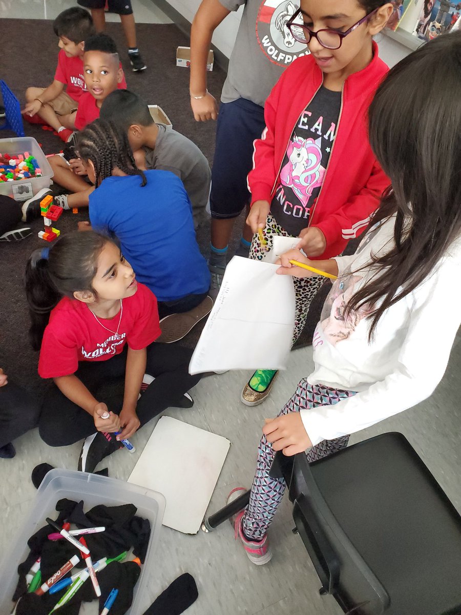 Ms_Rose89's tweet photo. So the students are deciding if I should be a monster or a princess for halloween. I am loving the real life data collection! 😂😂😂 @TonyPontesPS https://t.co/6rWbH21SRY