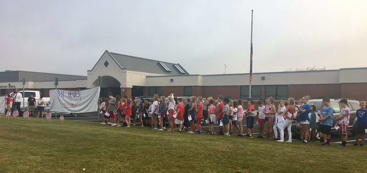 Saenzclass's tweet photo. Honoring our fallen heroes of 9/11 today with our 5th graders and volunteer fireman. #rhes19 @RoundHillES #NeverForget #911remembered @Muldowneyclass @drobinson5th https://t.co/fwNqvTP70a