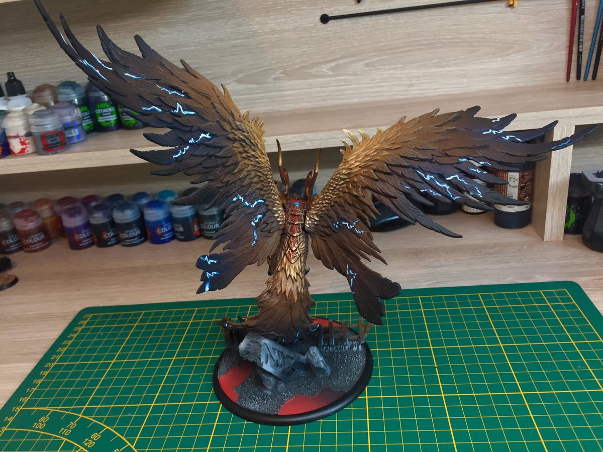 ZamPainting's tweet photo. #Hobbystreak day7, StormRaptor is done 🦅⚡️#warmogers “miniature” from @privateerpress #CommissionPainting https://t.co/UEKXJRoorM