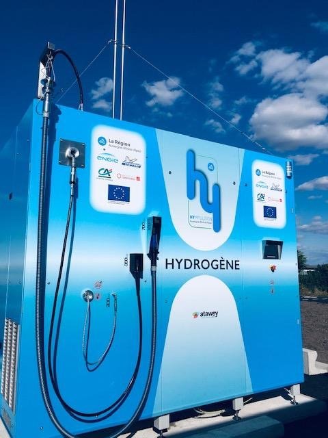 atawey's tweet photo. #Atawey est très heureux de participer aux premiers déploiement de stations #hydrogène dans le cadre du programme #ZEV en région #aura . Nous étions présents à l'inauguration de la première station #H2 de #clermontferrand ce vendredi, notre septième bébé cette année #2019. https://t.co/4k71ztIjHT