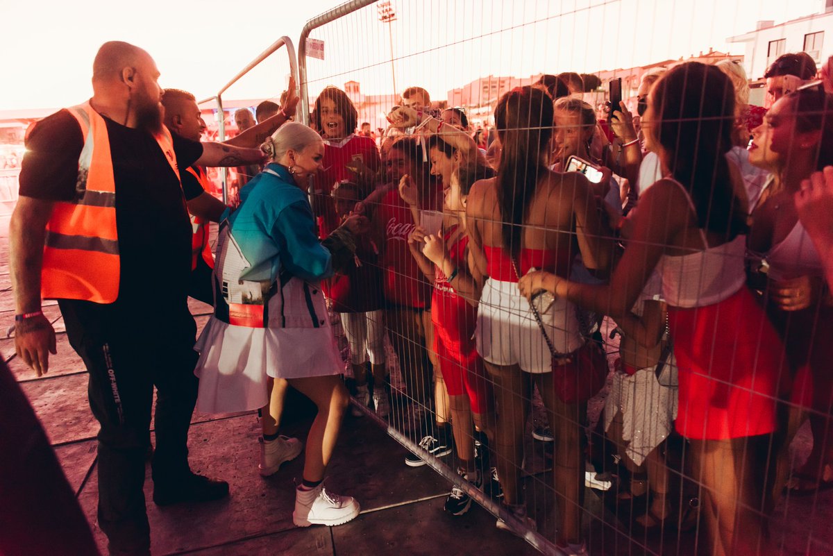 AnneMarie's tweet photo. Gibraltar part 3. Monkey Rocks Festival. 📸: @SHOTBYPHOX https://t.co/FH9B5vZQl4
