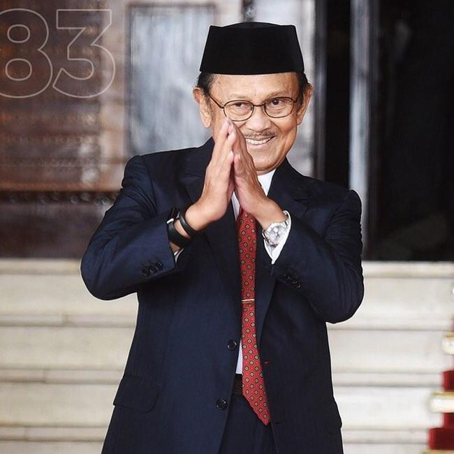 Muhamma46554942's tweet photo. Alfatihah
Semoga eyang ditempatkan disisinya.. 
Jasa mu akan selalu kami kenang

#indonesiaberduka https://t.co/yKsaIxE0Bb