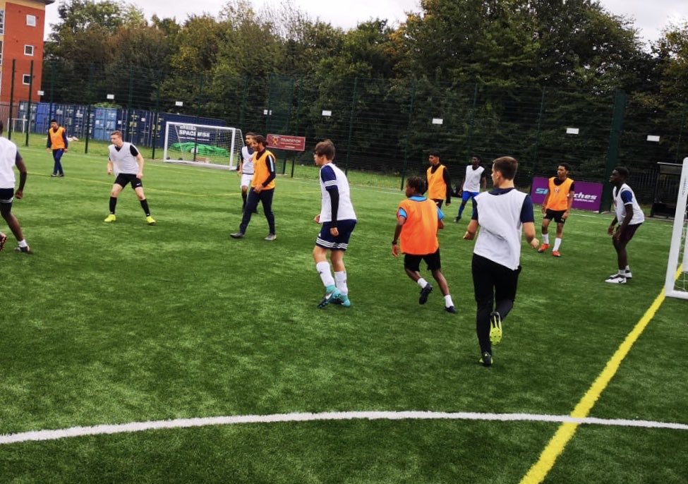 IconicSACandE's tweet photo. Great to see the NCC students at Beckton today in preparation for the season @whufoundation @NewCityCol @towerhamletscol @RedbridgeColleg https://t.co/BI24jrPAh1