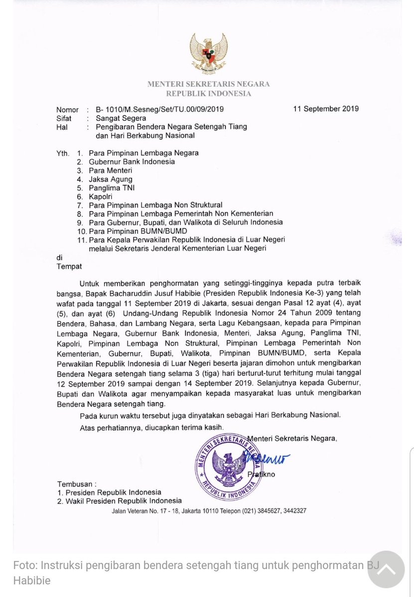 Visit_Ngawi's tweet photo. Untuk menghormati wafatnya Pak Habibie, mulai besok kita kibarkan bendera setengah tiang selama tiga hari. https://t.co/AnyonO4k3a