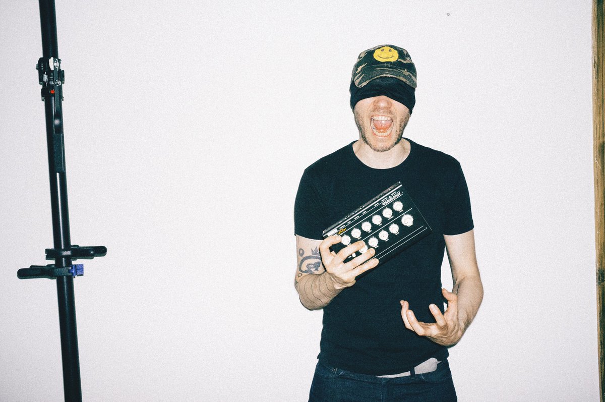 Haluamme vain käyttää hashtageja: #eivittukytät, #haluskosekahvia ja #torspopipo

rumba.fi/uutiset/ei-vit… <a href="/osamulia/">O Samuli A</a> <a href="/svartrecords/">Svart Records</a>