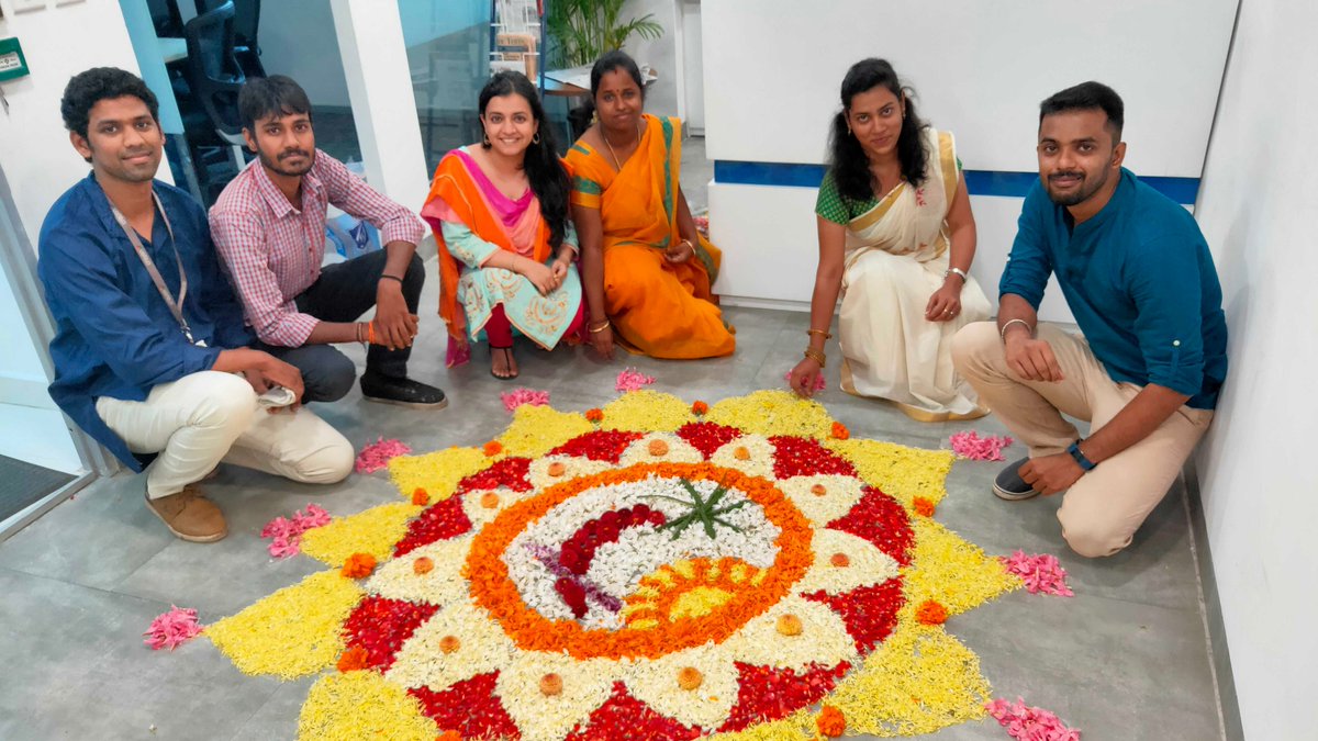 CrayonBigData's tweet photo. We asked our #Crayons who could create the best #pookkalam. Here's how they answered... 🌸
#HappyOnam #FlowerPower #pookkalam #MomentsAtCrayon #ColoursOfCrayon #TeamCrayon https://t.co/0ov4Uo7hN6