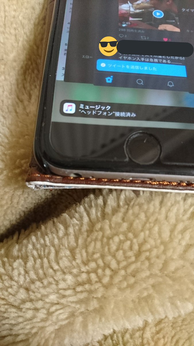 A0 音楽も動画も音が出ないからスピーカーぶっ壊れたと思ったんだけど試しに一応アラームかけたら音が鳴る しかしbluetoothイヤホン等接続切れてるのでなんでだー と思って接続デバイス見たらヘッドホン接続してる事になってた エナジードリンクの A0 音楽も動画も音が出ないからスピーカーぶっ壊れたと思ったんだけど試しに一応アラームかけたら音が鳴る しかしbluetoothイヤホン等接続切れてるのでなんでだー と思って接続デバイス見たらヘッドホン接続してる事になってた エナジードリンクの