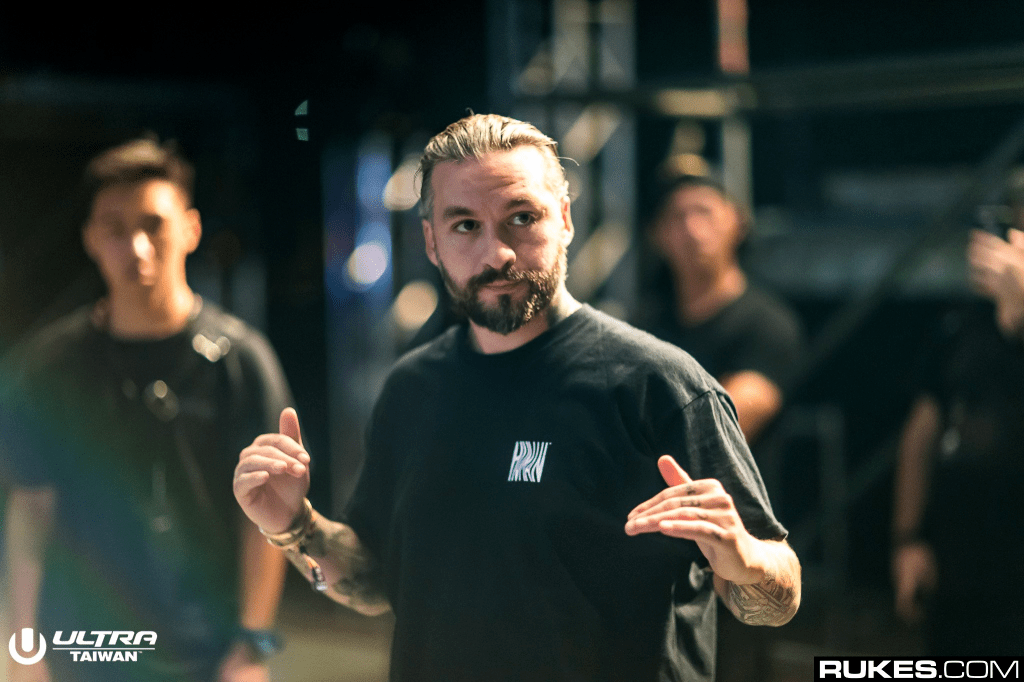 djbjorng's tweet photo. Steve Angello claims Swedish House Mafia have played 5 new tracks since reunion and what is related on https://t.co/xPR5bniodb https://t.co/DOE5uoiAso https://t.co/UVWGymNb7w