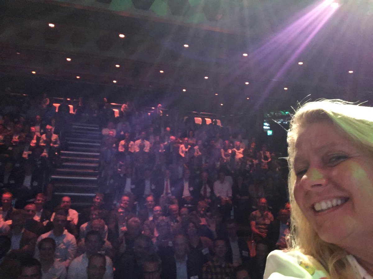 VerhoefTim's tweet image. Volle Van Nellefabriek Rotterdam bij eerste Nationale Bodemtop. Eensgezindheid op het podium: integrale aanpak nodig voor verbetering bodem én natuur, klimaat en landbouw. #bodemtop