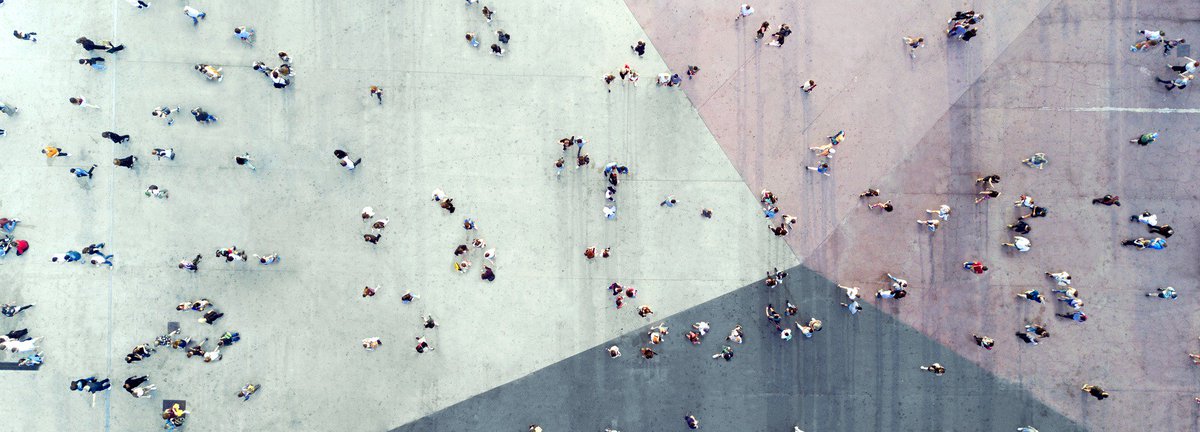 myCSNbe's tweet photo. Oprichter van #citiesofpeople @KaFCoe “Een #smartcity worden doe je niet door zomaar wat slimme technologie te installeren, maar door actief de burger te betrekken. https://t.co/1aGbVWHAV6
#SmartTech #IoT https://t.co/r0pBLMmYPJ