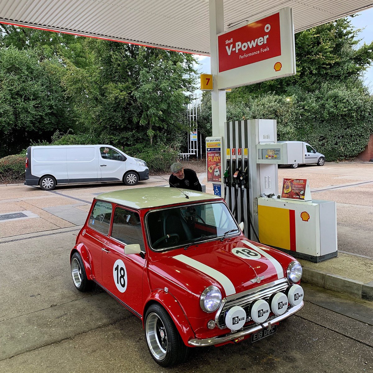 DCC_LTD's tweet photo. Off to do a job in Italy 🇮🇹

https://t.co/OqRnh50bQO

#DCC #DifferentClassCars #DCCDifferentClassCars #MiniCooper #ClassicMini #ItalianJob https://t.co/CMde20j8KI