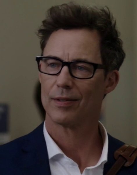CavanaghFansTom's tweet photo. Really enjoyed the new Darrow & Darrow Witness To Murder movie. @CavanaghTom charming as ever as the 'nice face' Milesβ€οΈ
@hallmarkmovie @hallmarkchannel #DarrowHeads https://t.co/kIIqC5SDdw