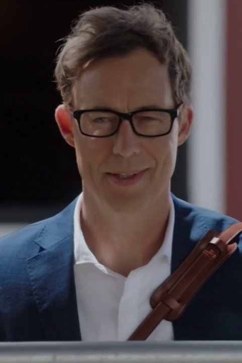 CavanaghFansTom's tweet photo. Really enjoyed the new Darrow & Darrow Witness To Murder movie. @CavanaghTom charming as ever as the 'nice face' Milesβ€οΈ
@hallmarkmovie @hallmarkchannel #DarrowHeads https://t.co/kIIqC5SDdw
