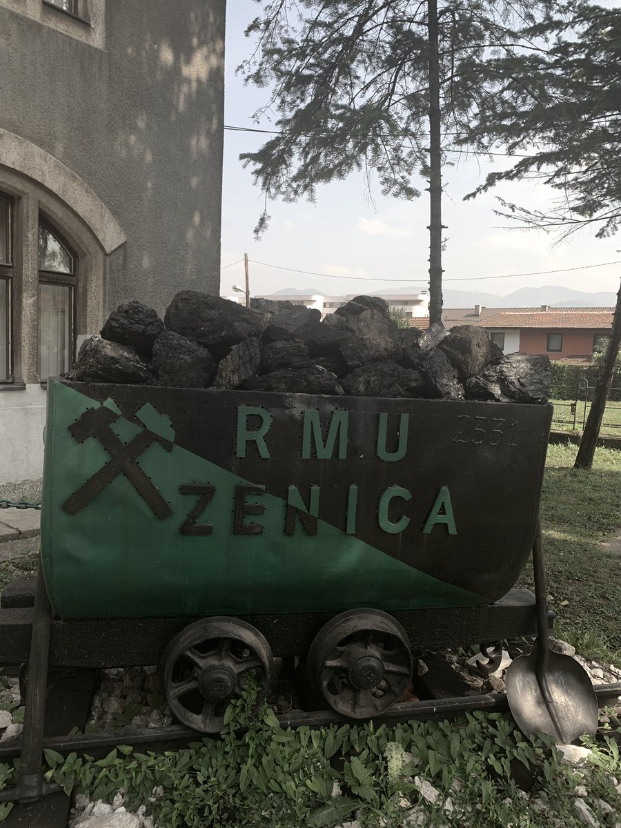 KaljicN1's tweet photo. Prema riječima predsj. sindikata rudara Husića, oko 13h sastanak sa resornim min. Džindićem kako bi se pronašlo kratkoročno rješenje teške situacije u RMU Zenica. Rudari, koji su u štrajku, u lošem stanju. @N1infoSA #N1Sarajevo https://t.co/XuZnjck0wz